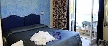 L'approdo 4* كازاميتْشيولا تيرمي