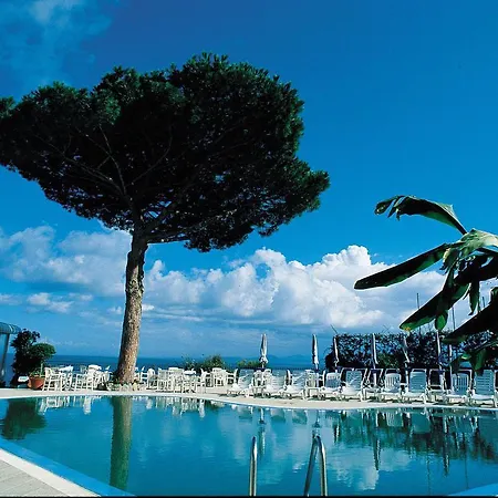 Ξενοδοχείο L'approdo 4*