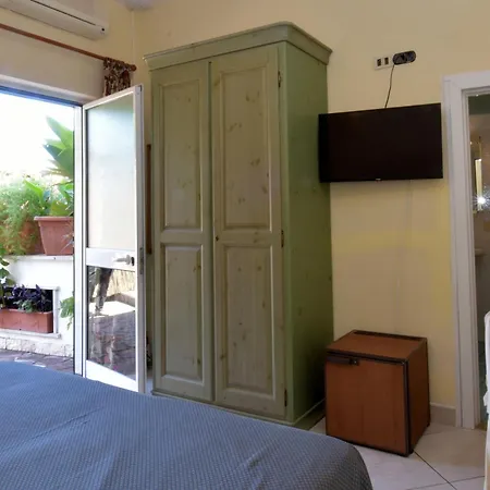 فندق L'approdo كازاميتْشيولا تيرمي