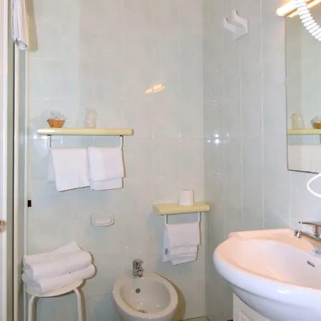 Отель L'approdo Казамиччола-Терме